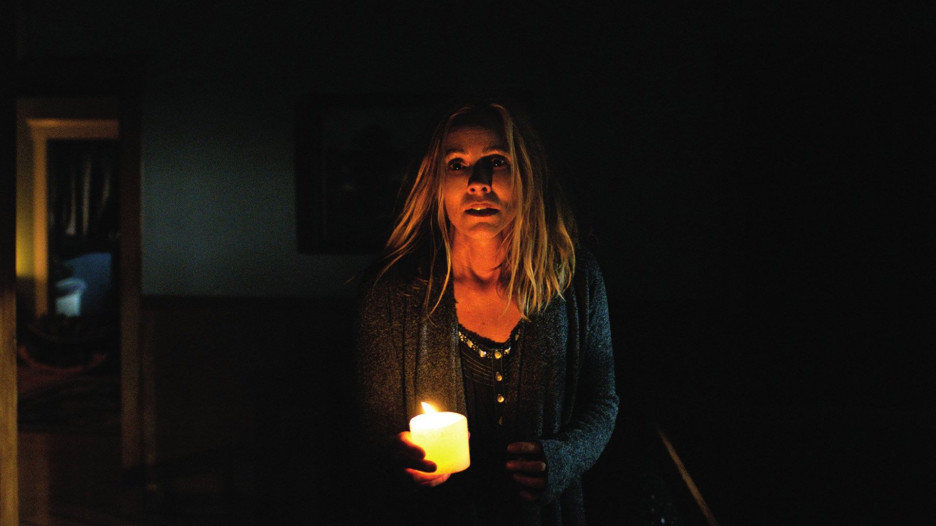 Egy háromperces YouTube-horrorból lett 149 millió dolláros mozisiker – így született a Lights Out Jelenet David F. Sandberg Lights Out című horrorfilmjéből