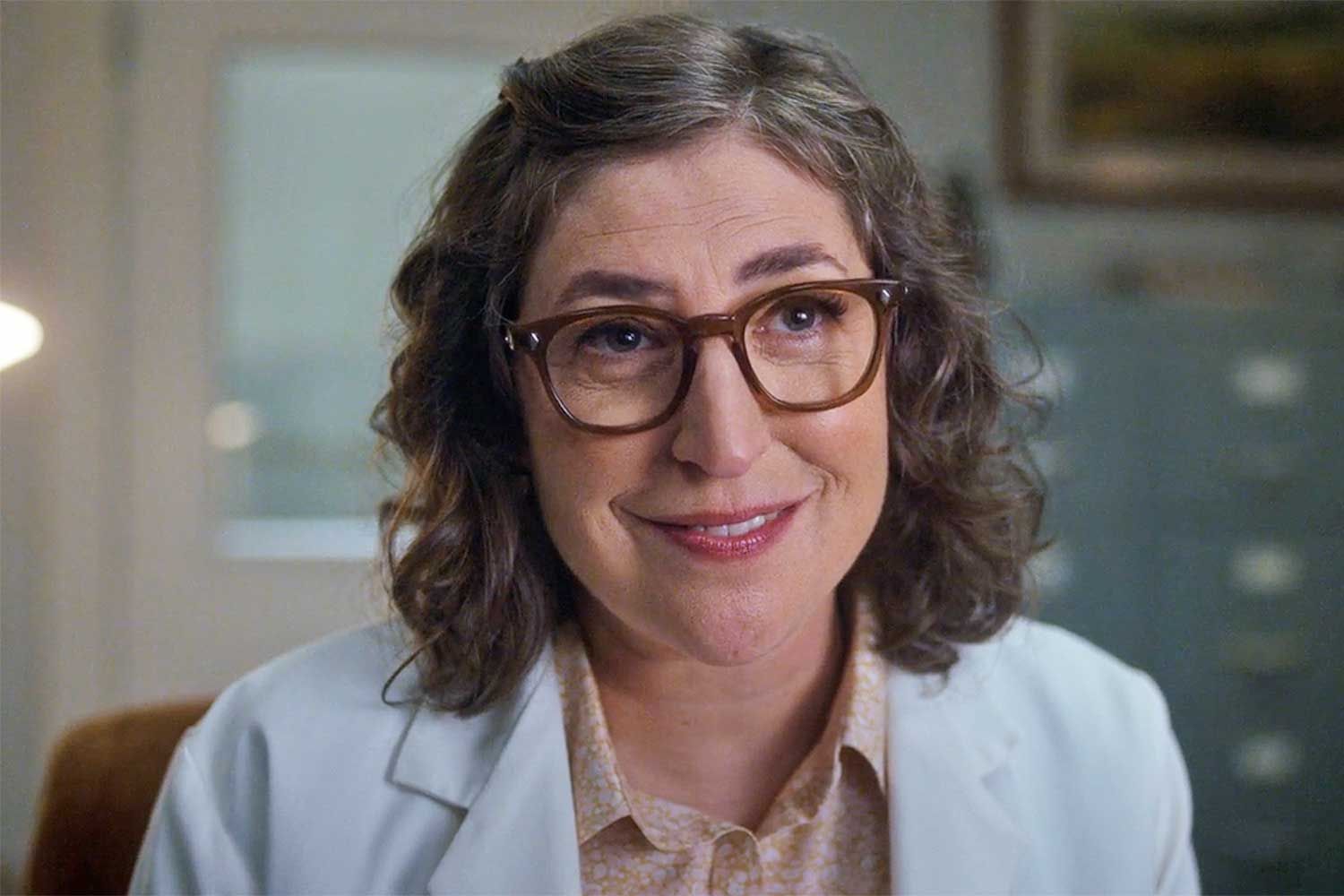 Mayim Bialik Stuart az univerzum ellen