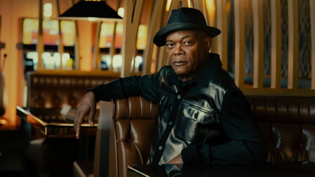 Frisco King: megérkezett Samuel L. Jackson gengsztersorozatának előzetese – decemberben indul A Tulsa királya új ága Samuel L. Jackson Lee Washington karaktereként kalapban egy vendéglőben