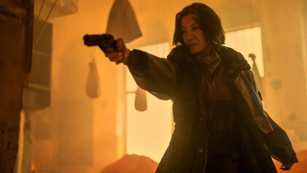 A Szárnyas fejvadász 2099-ben már az életben maradás is lázadás – erről szól az új sorozat Michelle Yeoh a Szárnyas fejvadász 2099-ben.