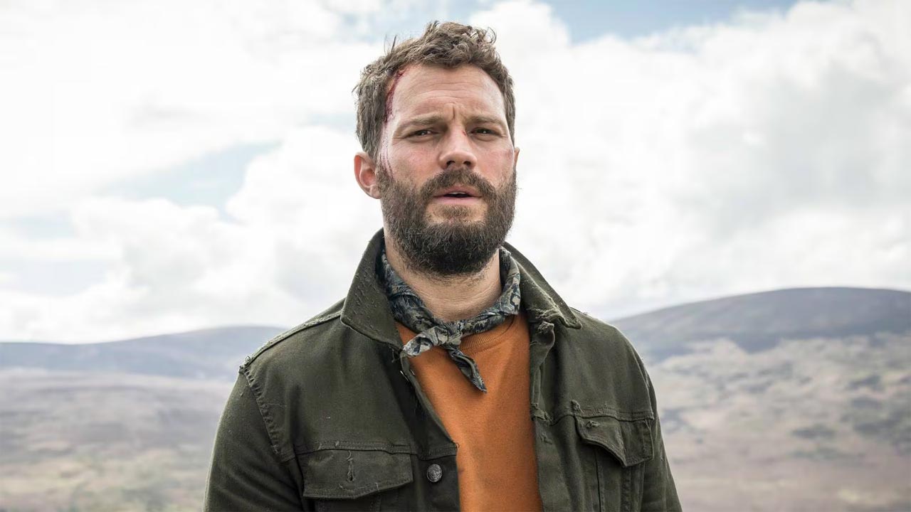 Jamie Dornan a The Twin sorozat skót vidéken játszódó jelenetében