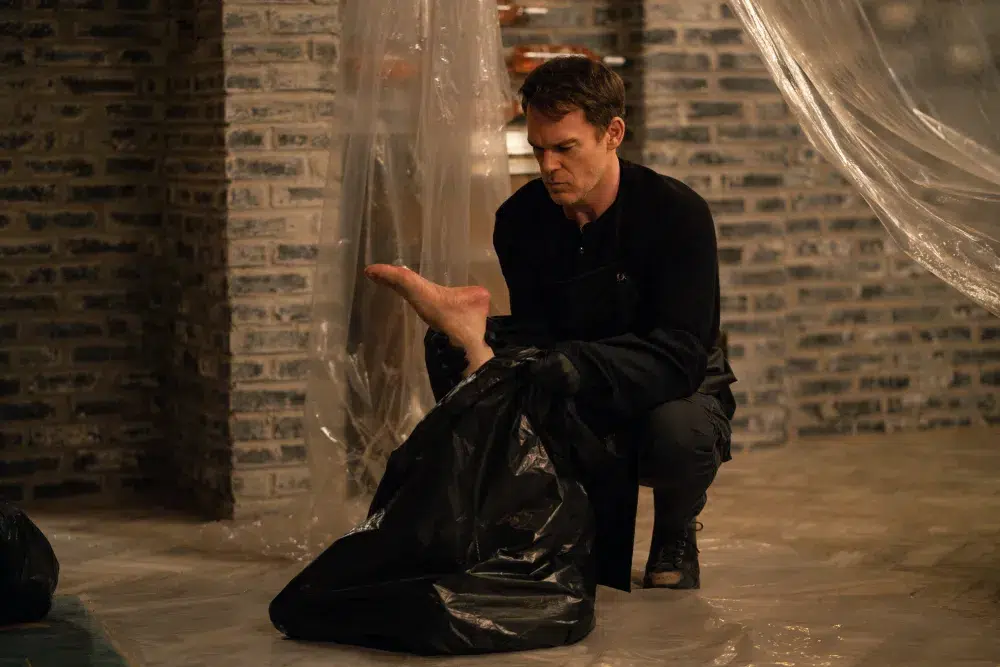 Dexter visszatér, Matthew Perryről dokumentumsorozat érkezik – ezek a hét streamingpremierjei Michael C. Hall, mint Dexter Morgan a Dexter: Feltámadás 2. évadában