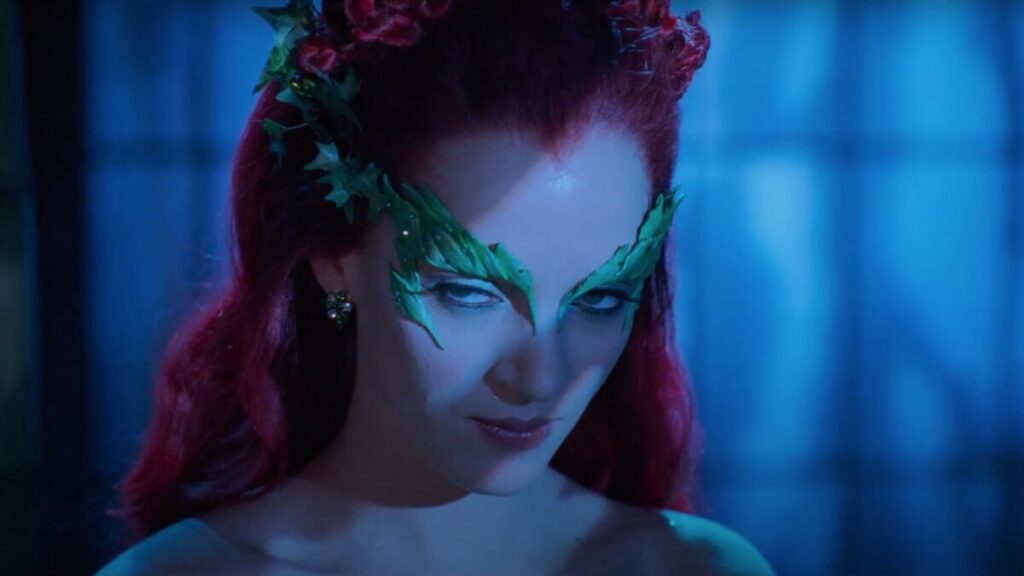 Újabb Batman-gonosz kaphat saját sorozatot – a Pingvin alkotója készítheti a Méregcsókot Méregcsók – Uma Thurman Batman és Robin