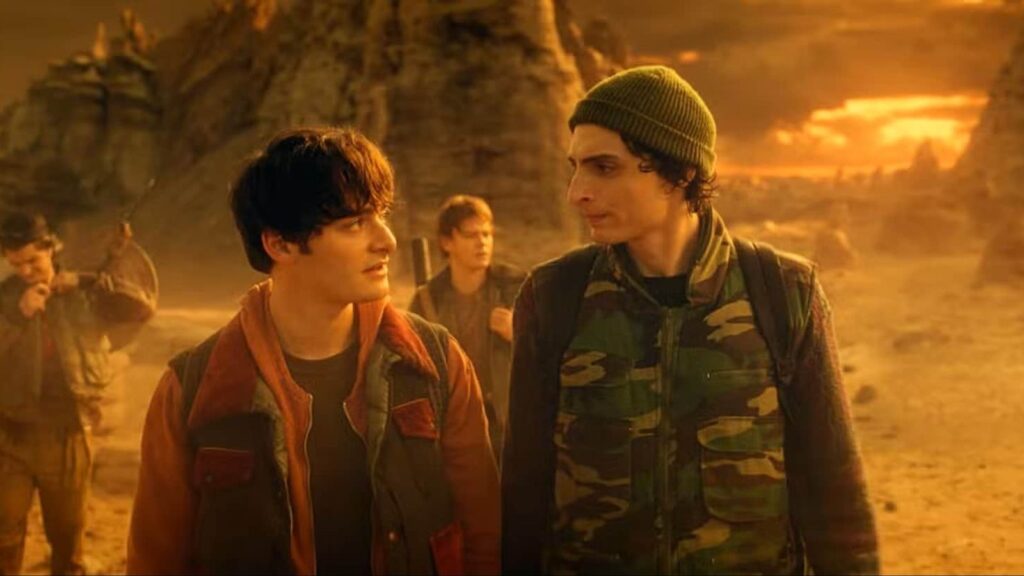 A Stranger Things legfélelmetesebb titka nem a Demogorgon – hanem az, amit Lovecrafttól örökölt Jelenet a Stranger Things című Netflix-sorozatból, amelyben Hawkins természetfeletti fenyegetéssel néz szembe.